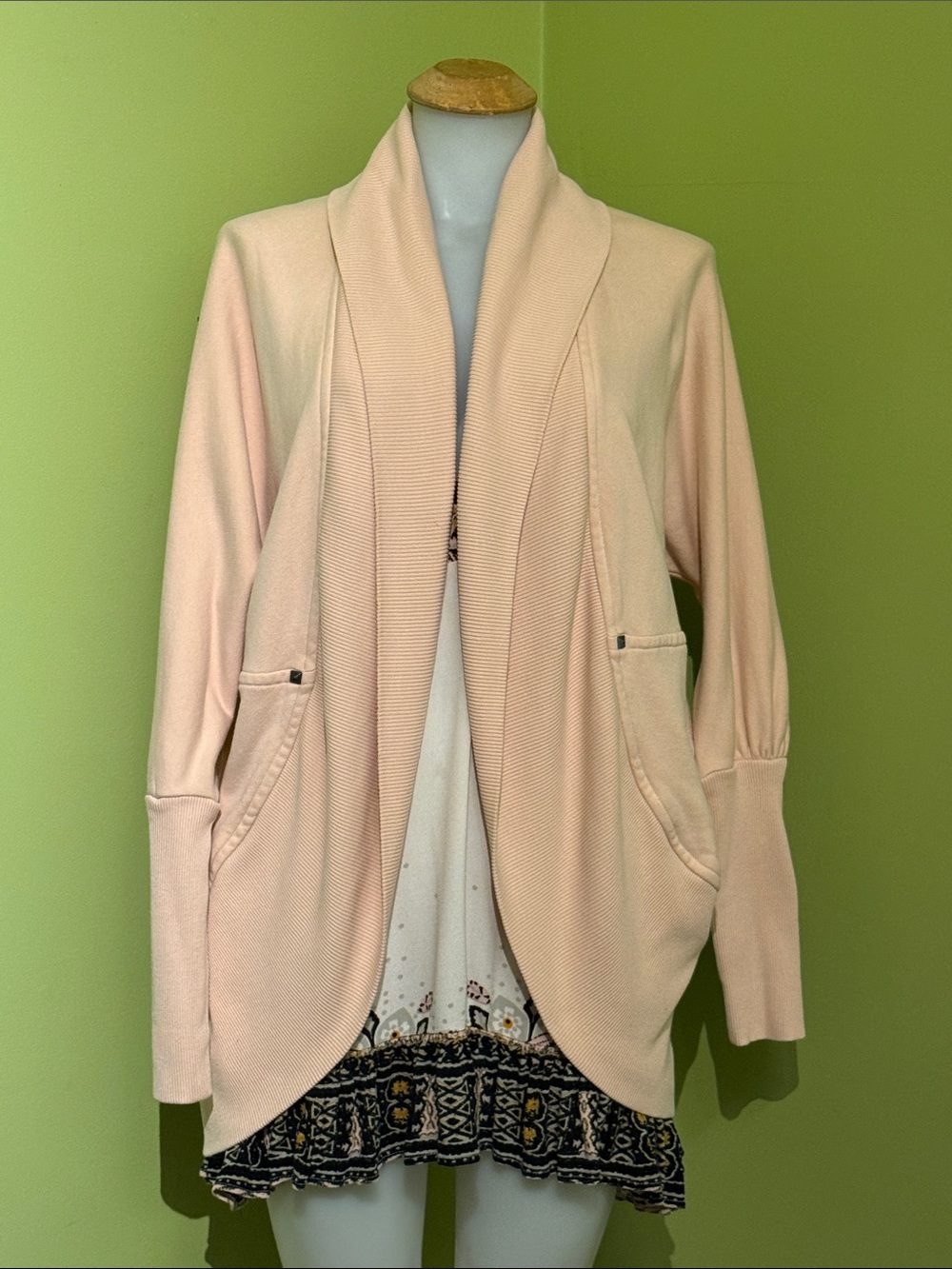 Wilfred Aritzia Diderot Cocoon Cardigan Sweater Blush Pink M